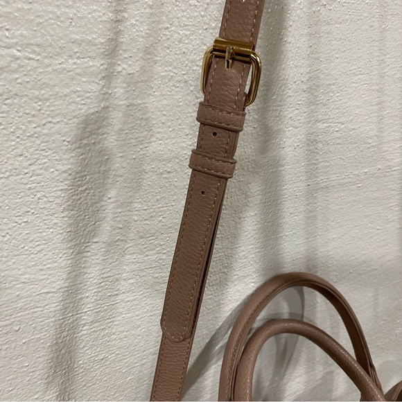 Miztique Purplish Pink Vegan Leather Convertible Crossbody / Satchel Bag - Picture 5 of 15